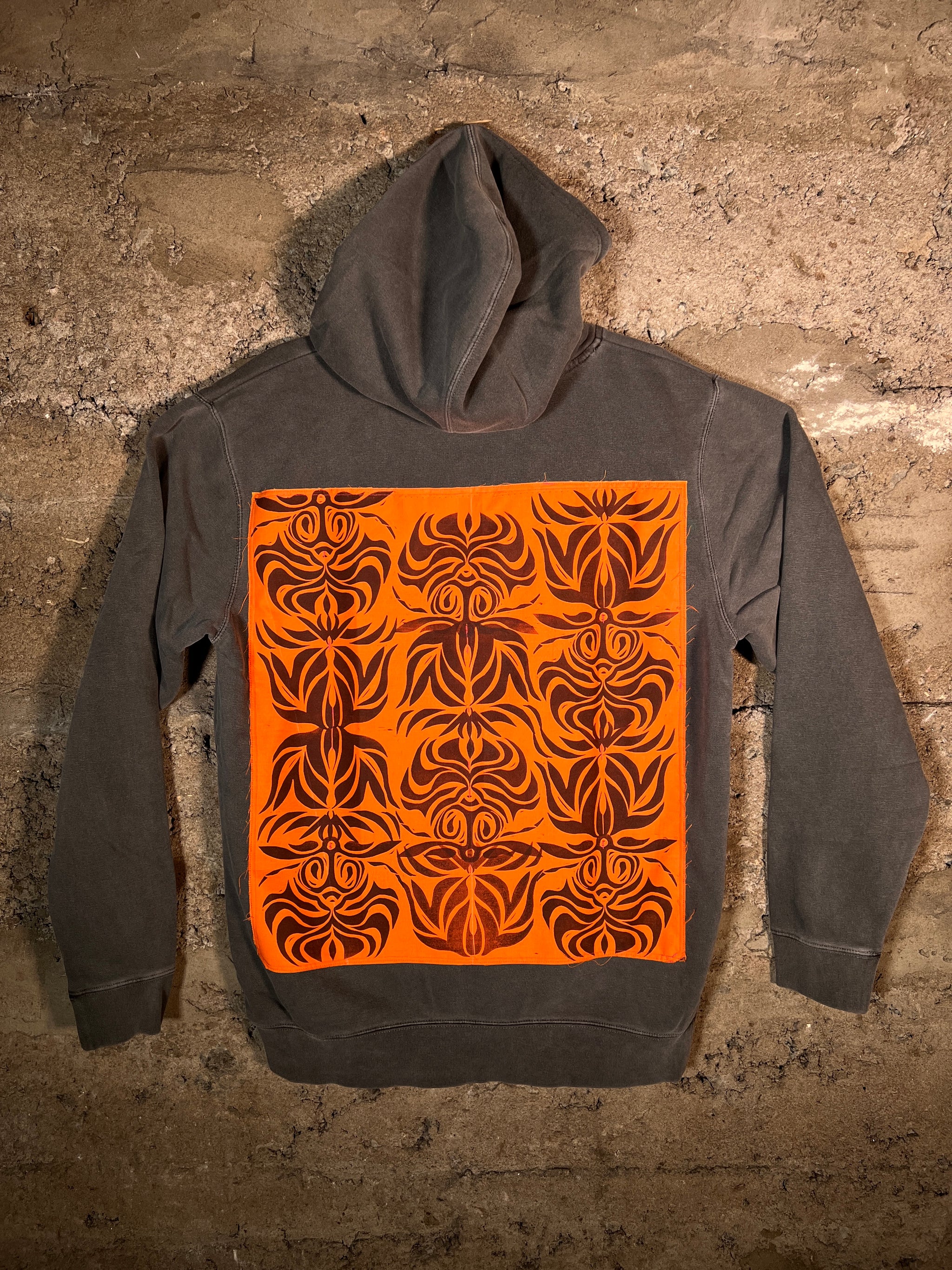 1/1 Hoodie - Medium – Jebu